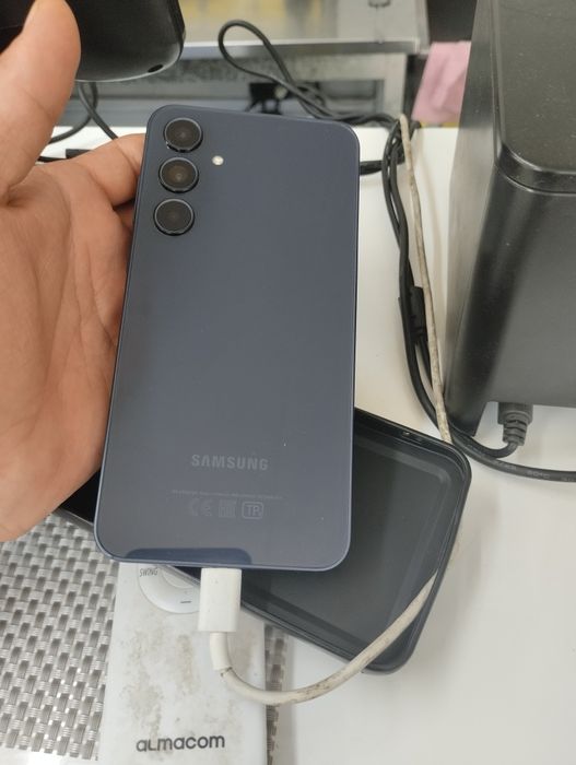 Самсунг А35 бу 8/128  Гб