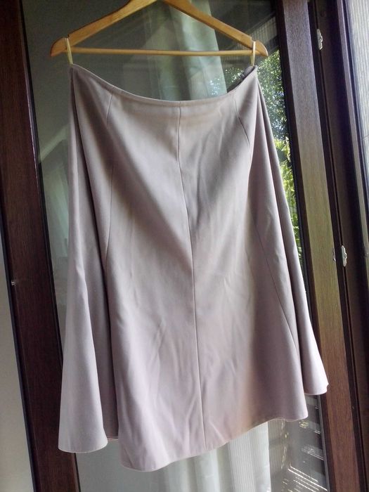 costum stofa 46/48,grej/bej,fusta cloche,taior,lucrat in atelier