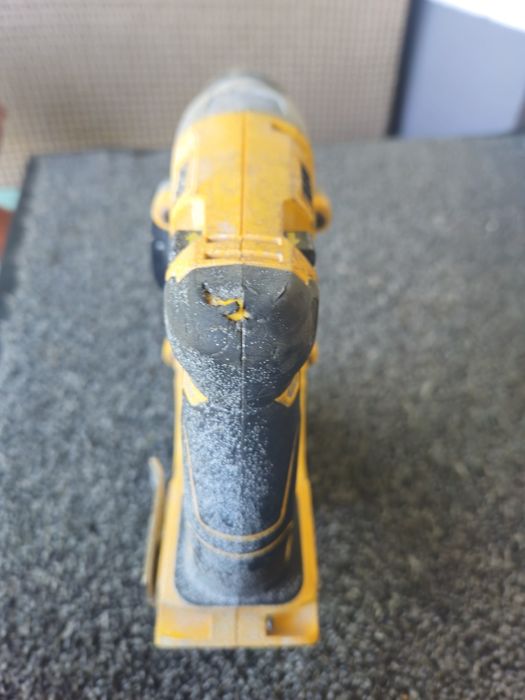 Pachet DeWalt: Rotopercutor Brushless (Defect) + Baterie XR FlexVolt 9Ah (Stată/Pentru piese)
