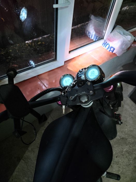 Vând 2500 lei stare foarte bună 0728156045