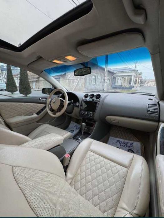 NIssan Altima (ideal)