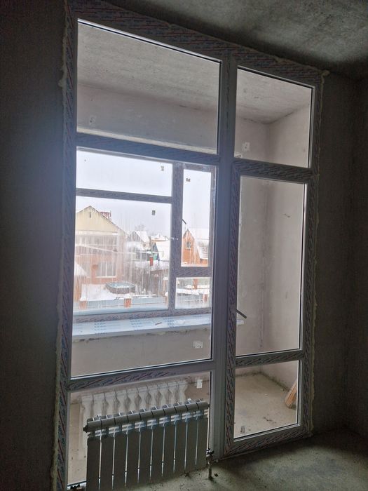 Продам пластиковое окно с дверью