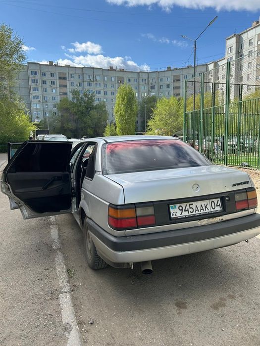 Volkswagen Passat 1990