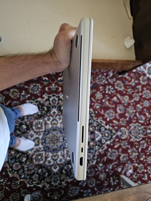 Macbook PRO M3 16 18/512 Yangi srochno 5 ta sikl bolgan