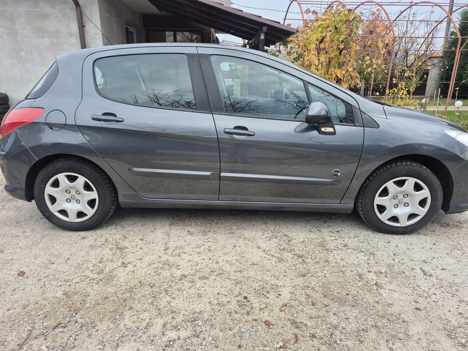 Peugeot 308 1.6 benzină Hatchback