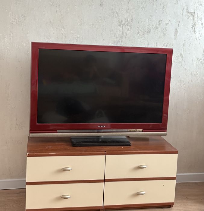 Продается шкаф и тумбы б/у