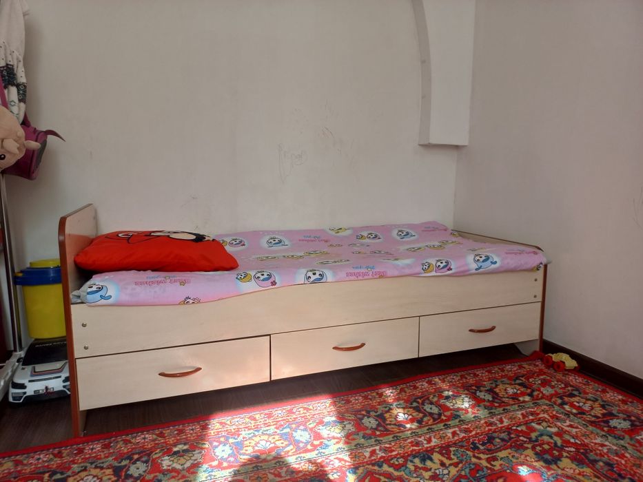 Bolalar mebeli sotiladi