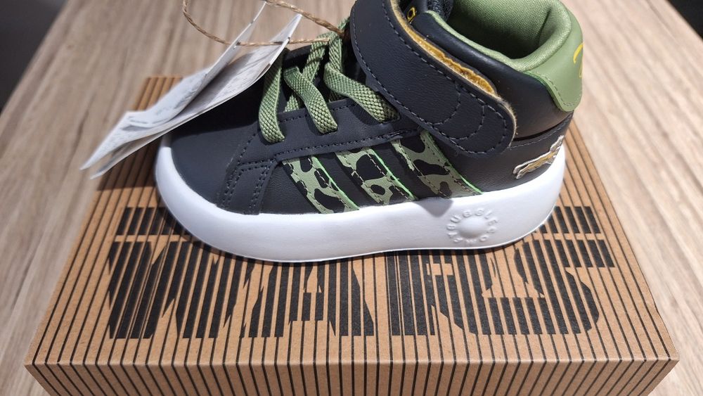 Маратонки Adidas 21 размер+подарък