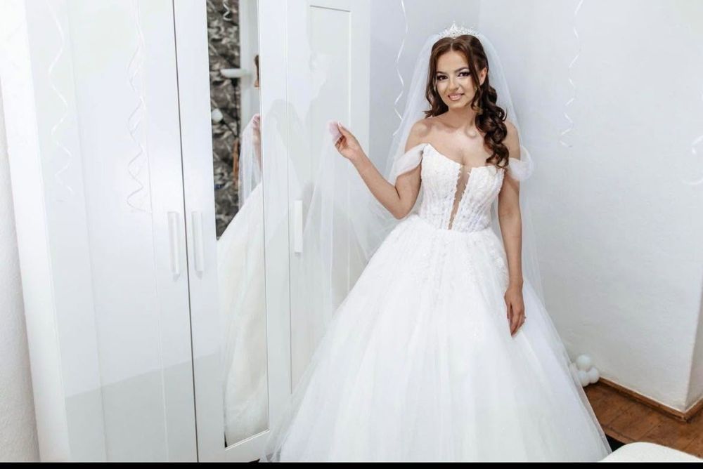 Vând rochie mireasă mărimea xs|s