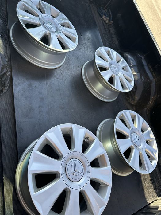 Оригинални 4 броя алуминиеви джанти за Ситроен 16 цола с летни гуми Michelin 205/55/R16