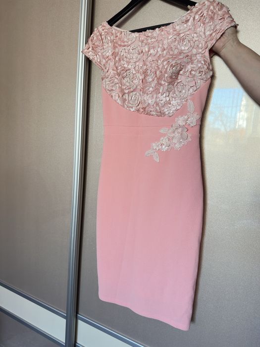Розова пролетно-лятна елегантна рокля