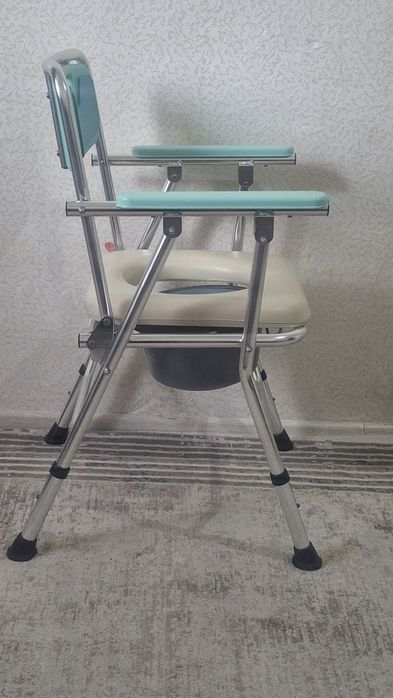 Санитарный  стул