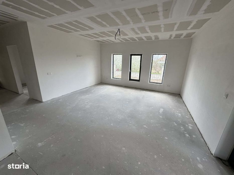 Casa noua 2 dormitoare + living , 4.5 ari teren , Lazuri