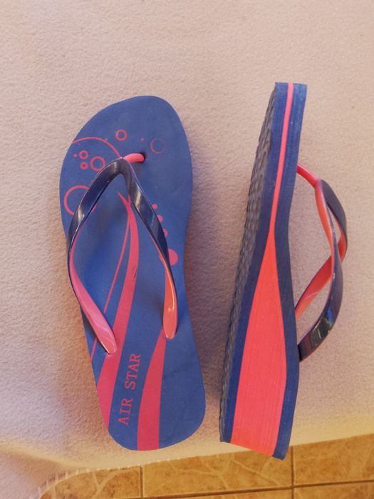 Дамски чехли и джапанки