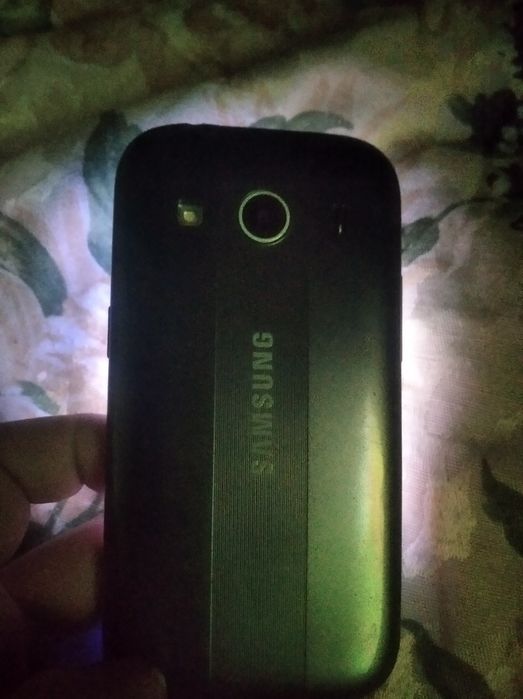 Телефон Самсунг.