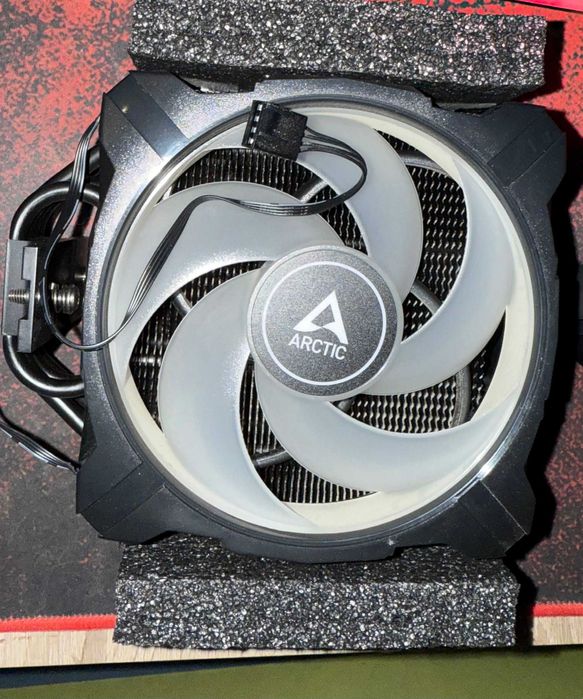 Продавам вентилатор за процесор Arctic Freezer A35 | ARTIC