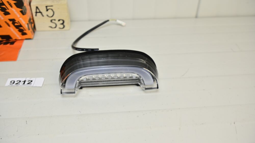 Husqvarna Vitpilen Svartpilen 701 2018 2022 Lumina stop frana spate