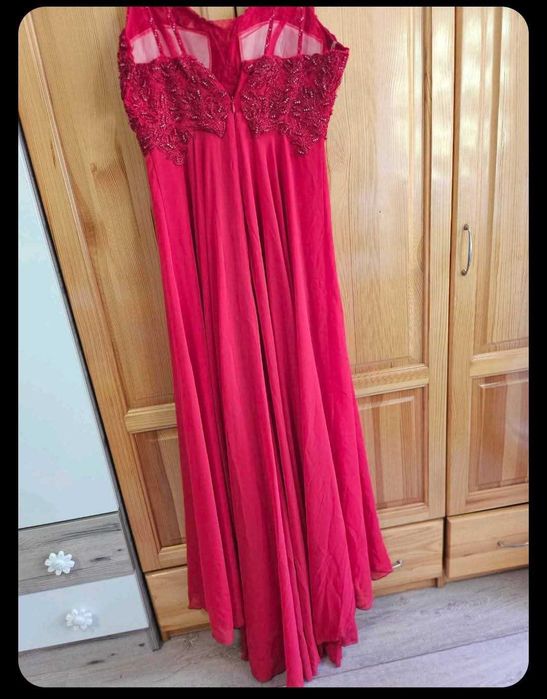 Продавам елегантна рокля