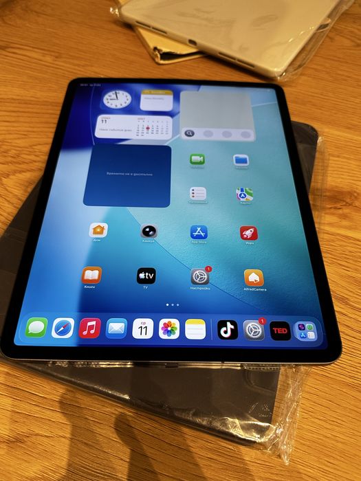 iPad Pro 12.9" (4th Gen, 2020) Wi-Fi + Cellular