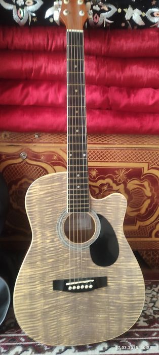 Гитара акустическая