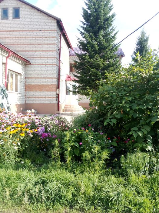 Продам половину коттеджа.