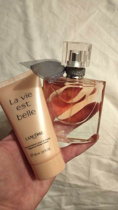 Комплект парфюм La vie  est belle и лосион за тяло Lancom