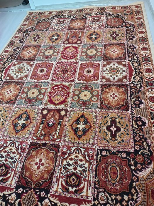 Vând covor 2m / 3.10m nou