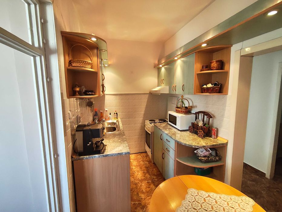 Двустаен тухлен апартамент - Пазара