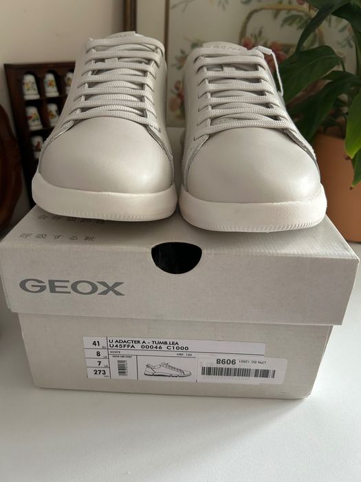 Geox нови бели сникърси размер 41 -42.