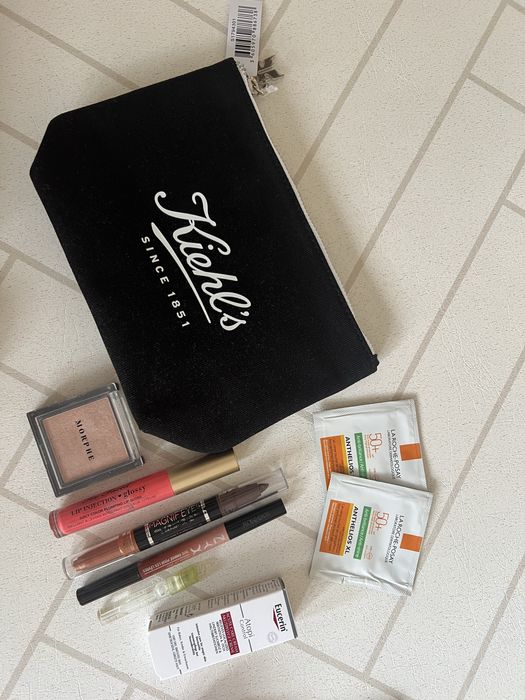 Лотове козметика на марките Too Faced, Catrice, Essence, Maybelline