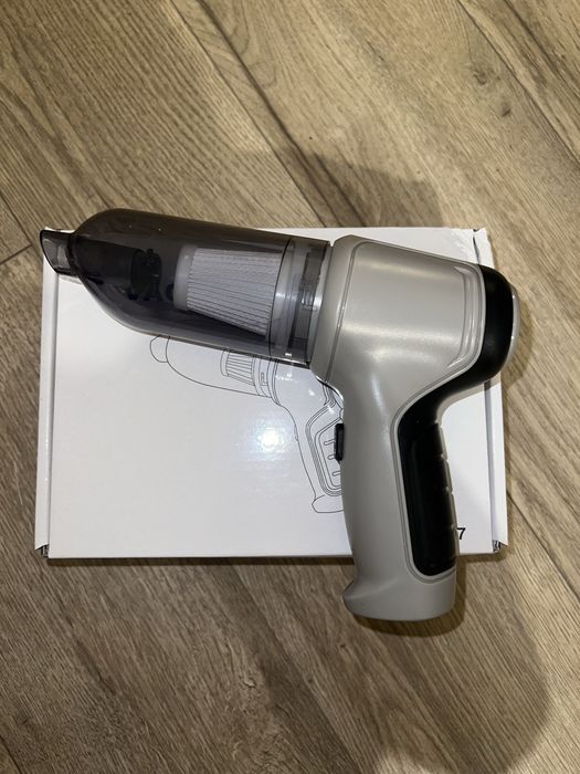 Aspirator mașină