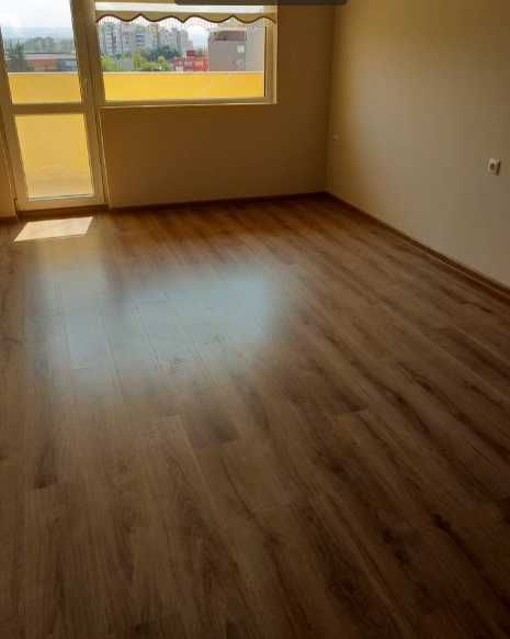 Дава се под наем Тристаен апартамент в Бургас, Меден рудник - зона А - 93 кв.м за 175 € - Снимка #1