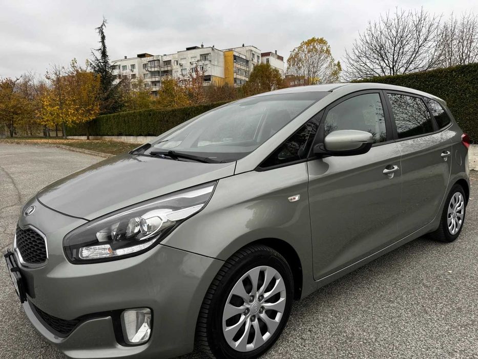 Продавам KIA Carens 1,7 , 137 Hp