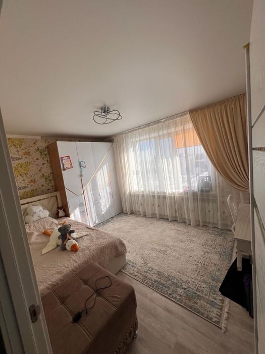 Продам 4-комнатную квартиру