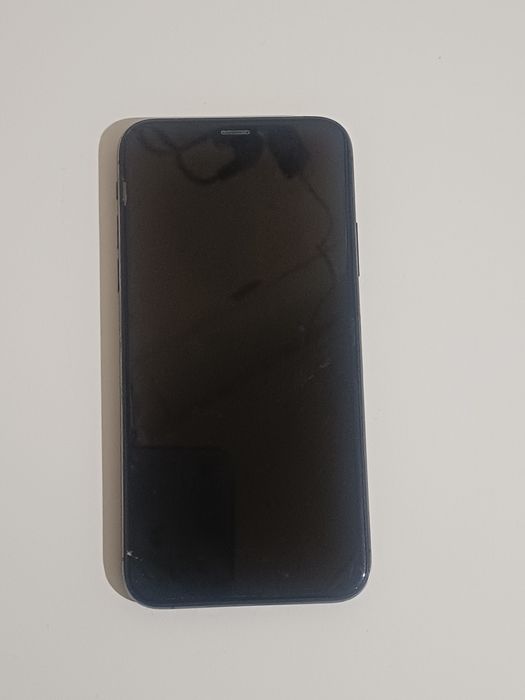 iPhone Xs (qora)