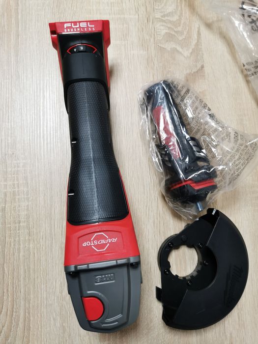 Flex  milwaukee m18 de 125  cu variator de turatie și cu rapid stop