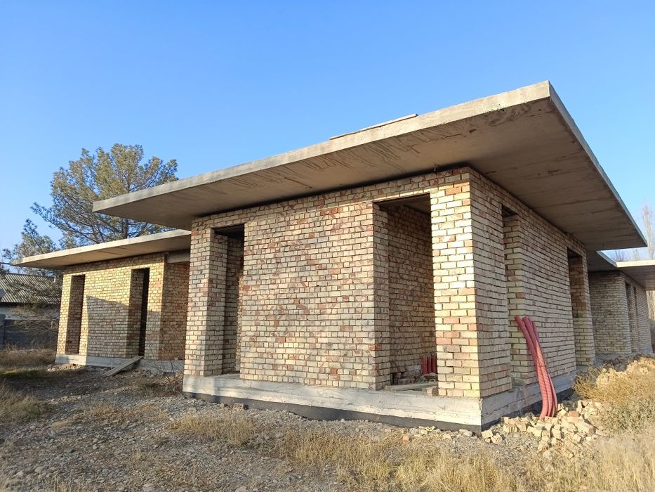 Продается не достроенный дом