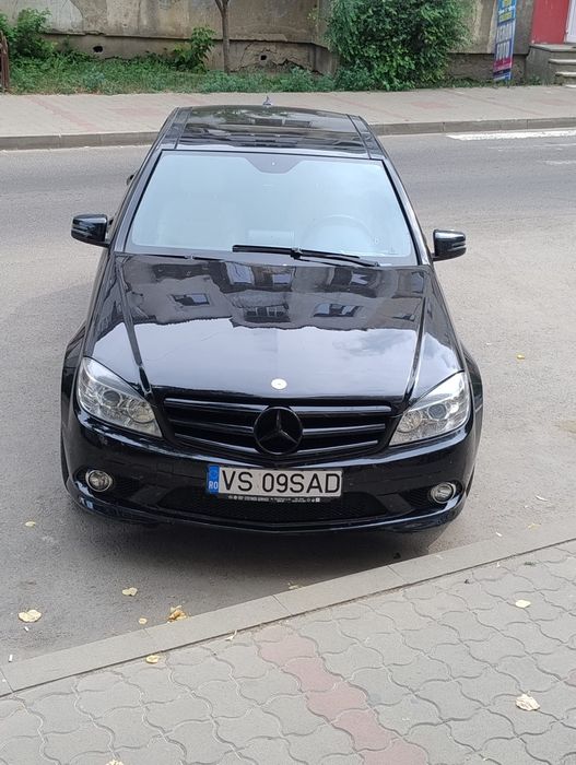 Vând Mercedes c 220
