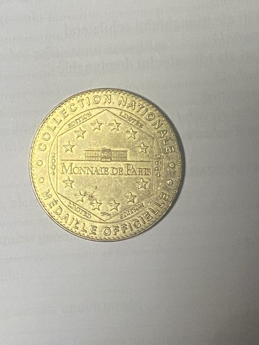 Vand 8 bagnote vechi si o moneda din 2004