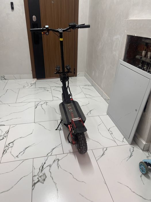 Продам электросамокат kugoo g booster