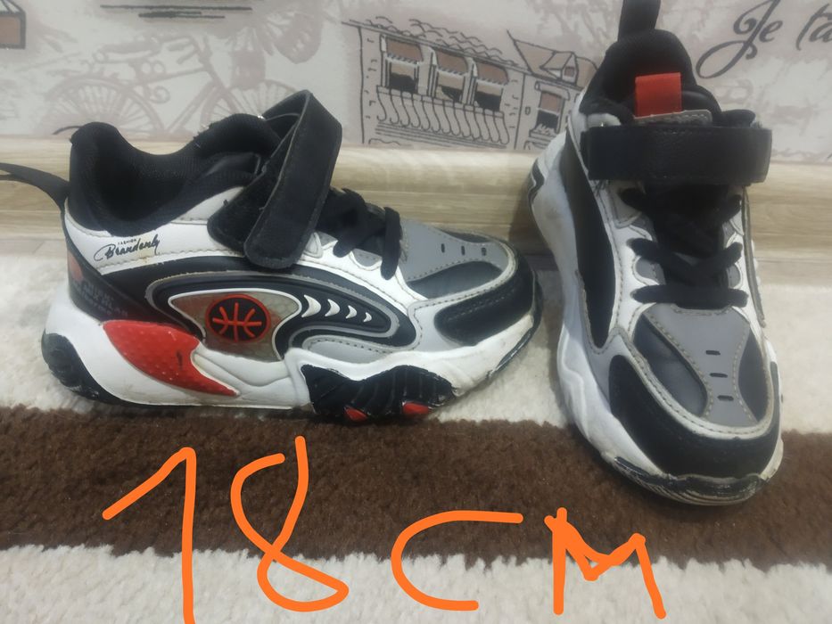 кроссовки в отличном состоянии