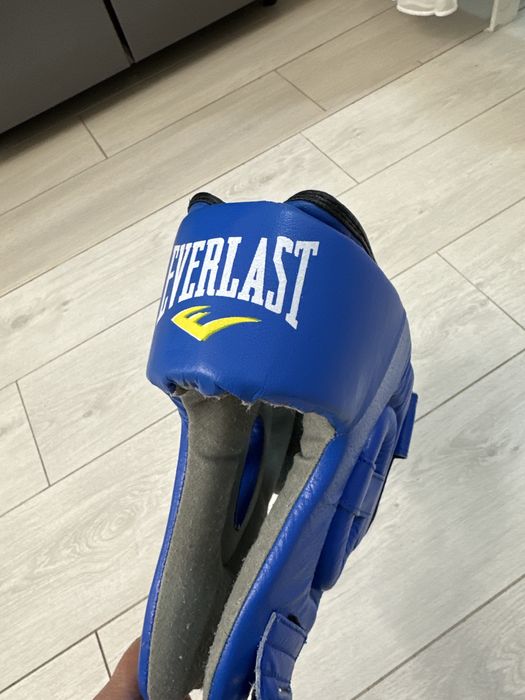 Продам форму, перчатки и шлем