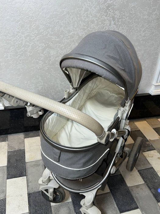 Коляска  в хорошем состояниии плюс авто кресло