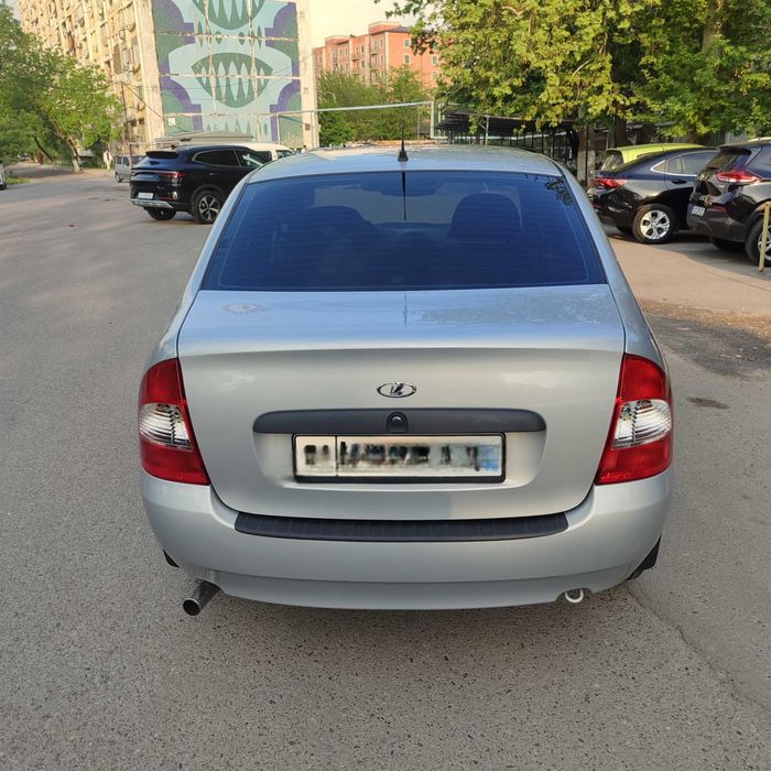 Продаю Lada Kalina седан