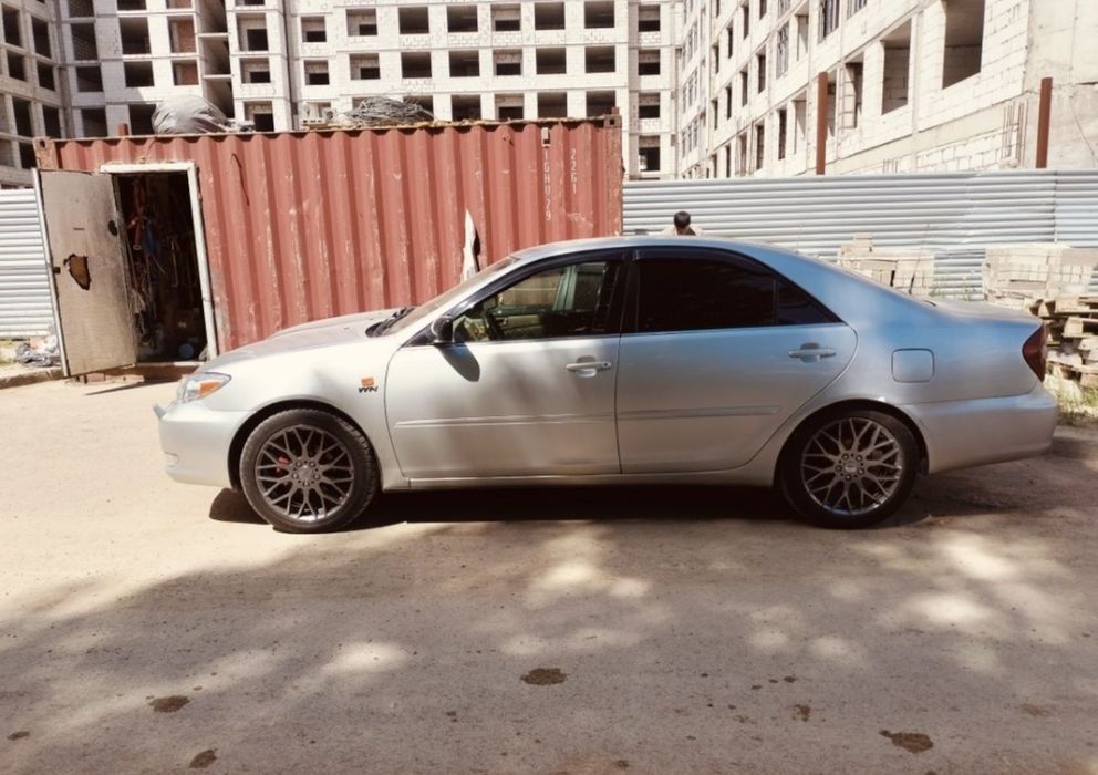 Диски с щинами r18 Camry