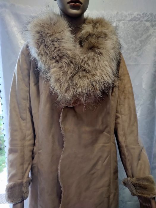 PALTON de blană naturală -marca înregistrată,din piele naturala.NOU,cu eticheta