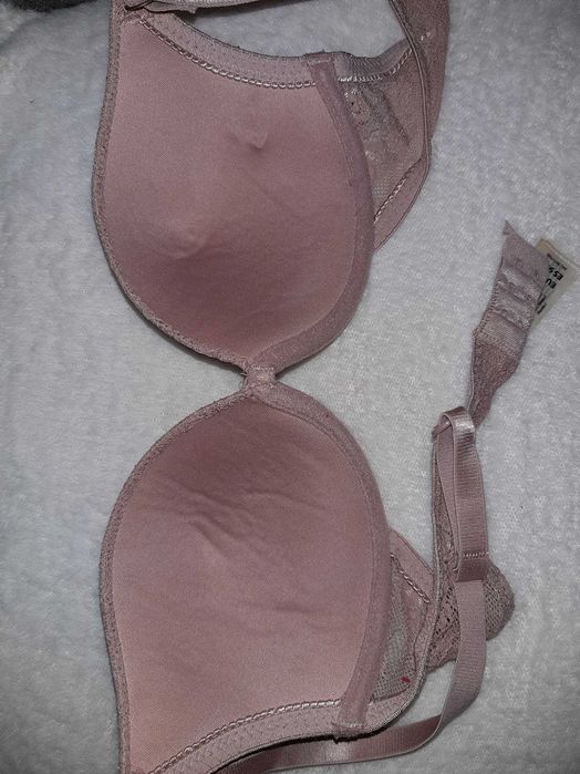 Sutien roz pudrat dantelat 75b NOU