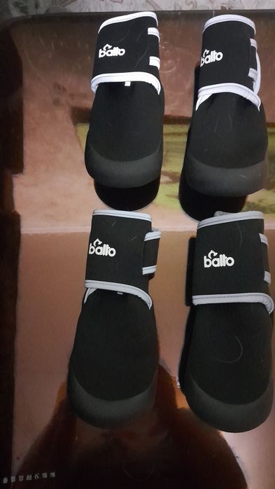 Продам  обувь для собак