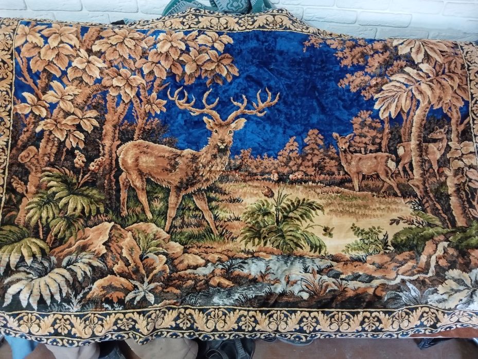 Продам гобелен олени в лесу состояние отличное советский