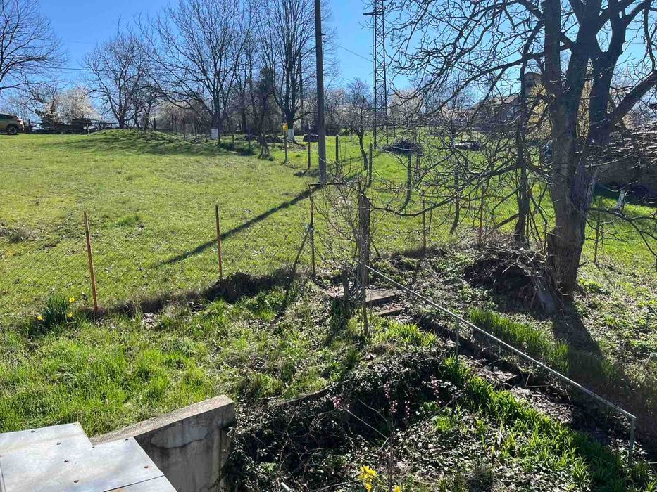 Къща за продажба в Бижовци, Трявна – двуетажна, двор 2560 кв.м., инвестиция